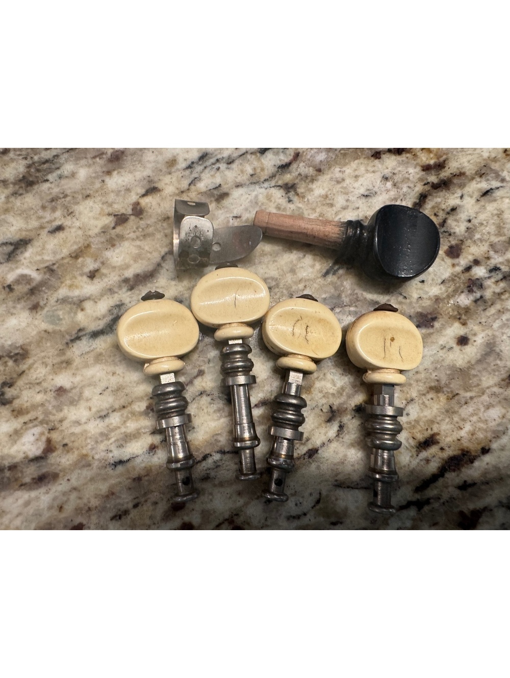 Unknown Vintage Friction Banjo Tuners 1930โs - Ivoroid Bakelite & Metal